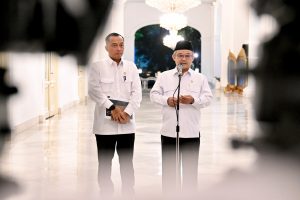 berikan keterangan pers usai bertemu presiden