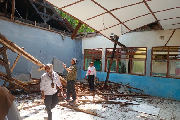 gedung SMPN 1 Sambong Blora Rusak Parah